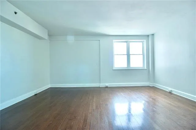 Studio, 1.0 bath, 400 sqft, $1,100 — Photo 4