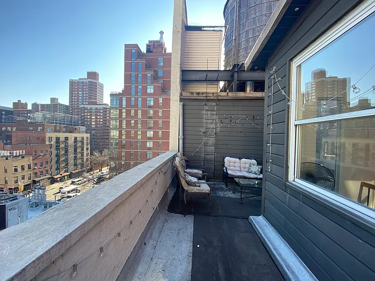 249 E 30th St #PHR — Photo 3