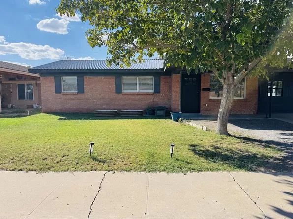 2213 Country Club Dr, Pecos, TX 79772