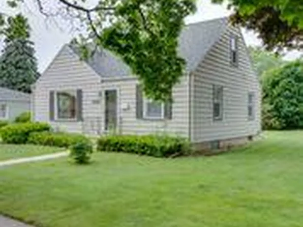 1812 26th St, Kenosha, WI 53140