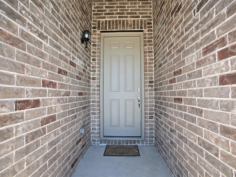 219 Lexington Ave — Photo 4