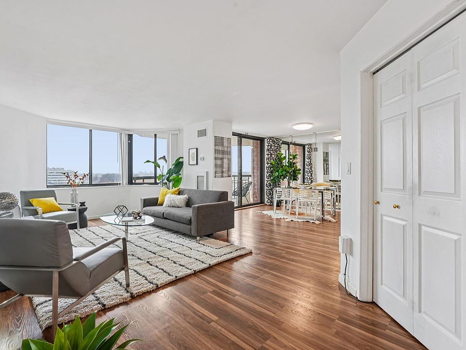 1st image of 530 Harmon Cove Tower #530