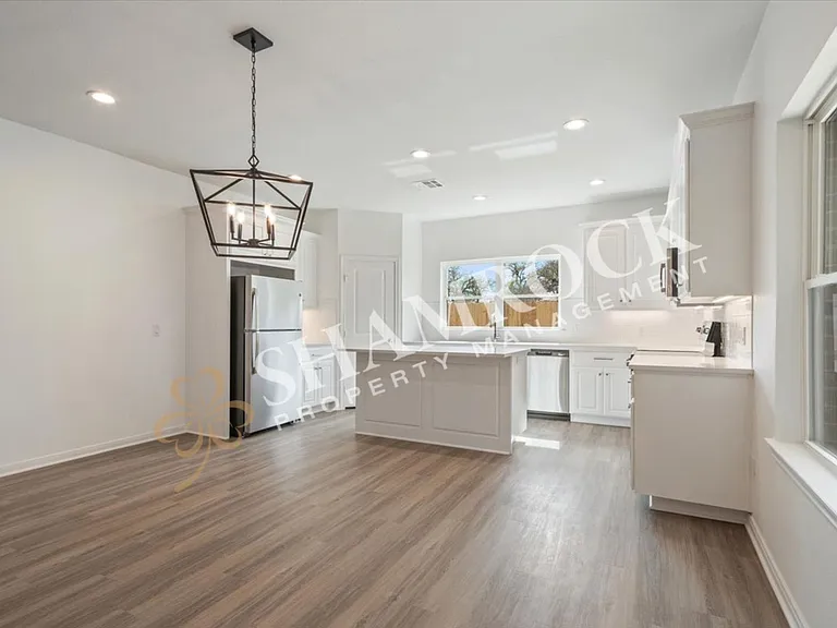 113 W Windmill Way — Photo 4