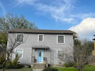 233 W Ridgewood Ct, San Antonio, TX 78212
