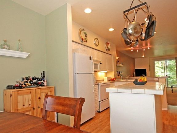 5th image of 16125 Juanita Woodinville Way NE Unit 807