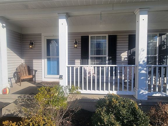 4th image of 683 Whippoorwill Ln