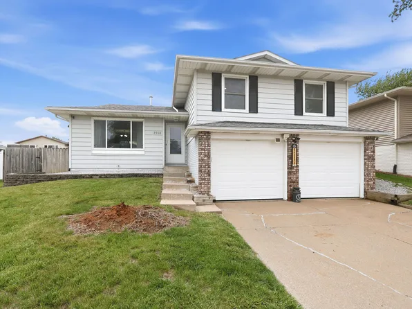 2508 W 60th St, Davenport, IA 52806