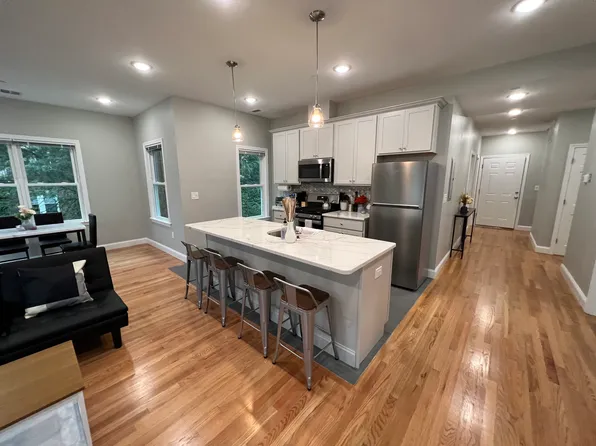 16 Hamilton Rd APT 2, Brookline, MA 02446