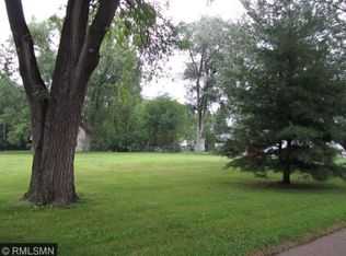 4720 110th St W, Bloomington, MN 55437