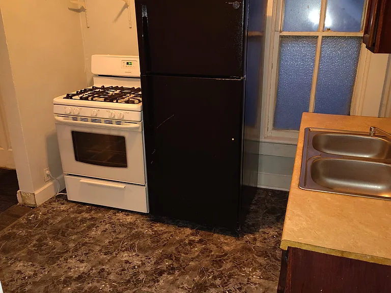 1404 N Harrison St — Photo 14