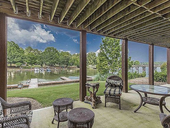 3rd image of 419 Cuscowilla Dr