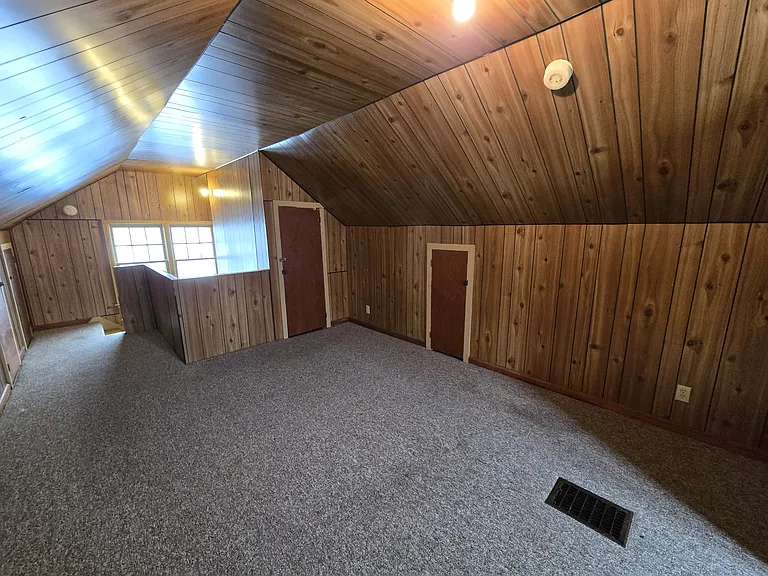 401 Charles St — Photo 24