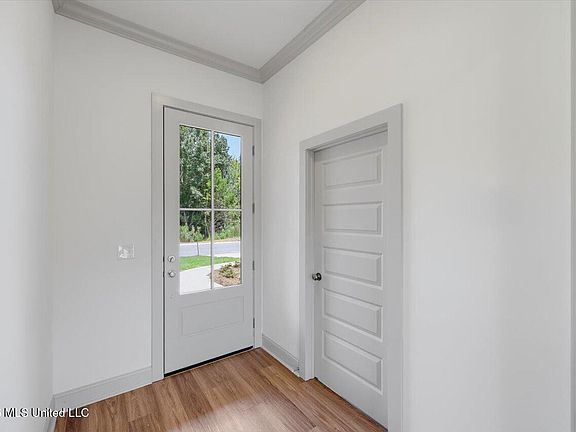 4th image of 138 Stapleton Dr
