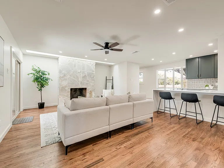 3106 Sharpview Ln — Photo 15
