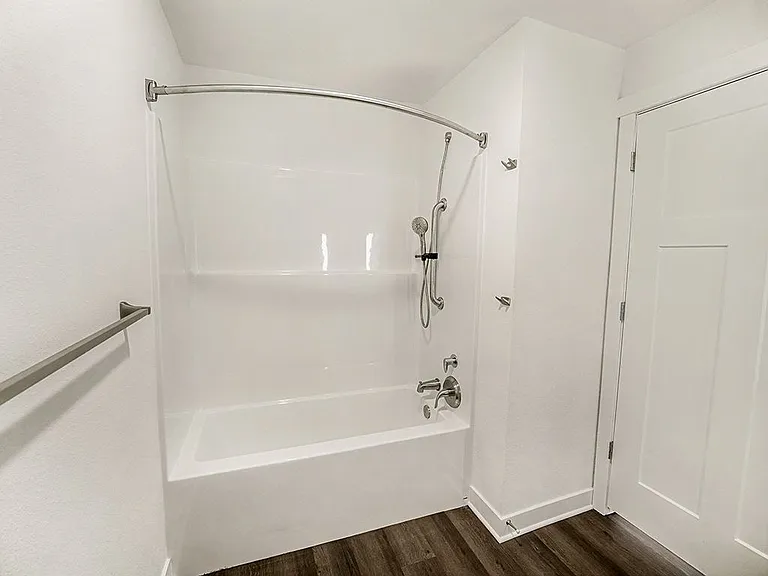 The Grove Apartment Homes — Photo 17