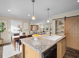 1192 E Lakeshore Dr W, Shelton, WA 98584