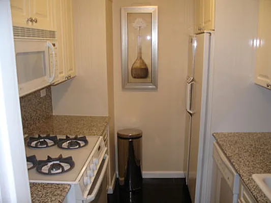Rented by Halstead Real Estate | media 5