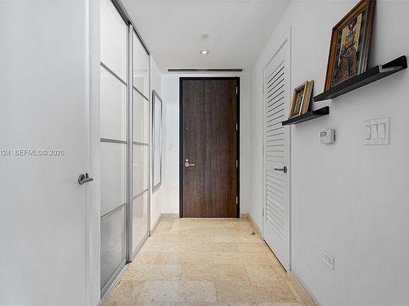 3rd image of 68 SE 6th St APT 3209