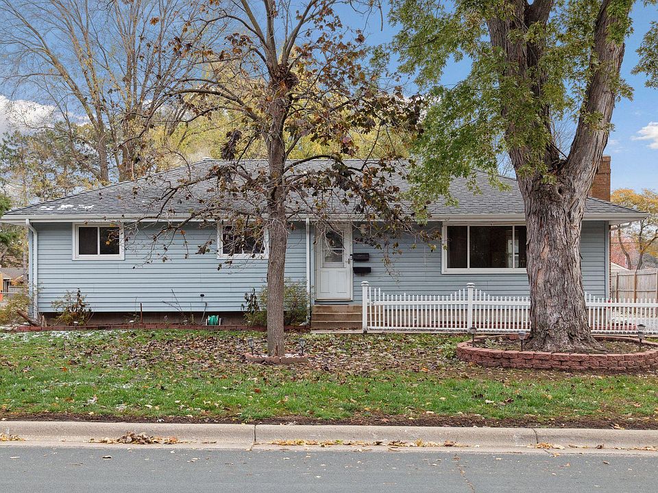 1st image of 9425 10th Ave S