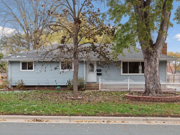 9425 10th Ave S, Bloomington, MN 55420