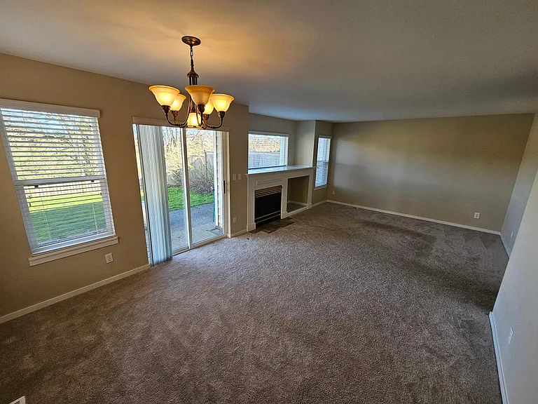 519 Cypress Ave — Photo 7