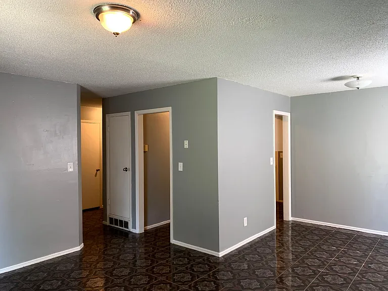 1417 SW 77th Pl — Photo 5