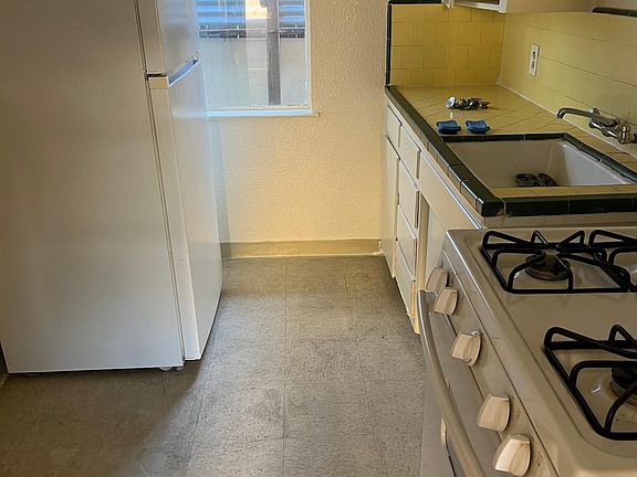 5th image of 2816 E Hammond Ave APT 6