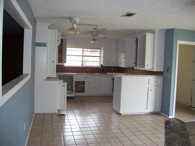 2nd image of 1013 Southside Dr