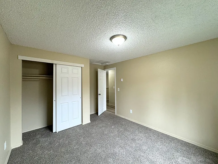 Lincoln Ave Apartments LLC — Photo 8