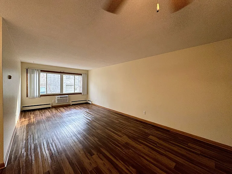 425 University Ave SE — Photo 9