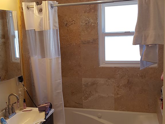 3rd image of 10208 Sophia Ave