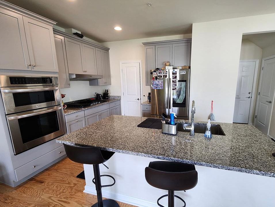 Kitchen Island/Open Plan living