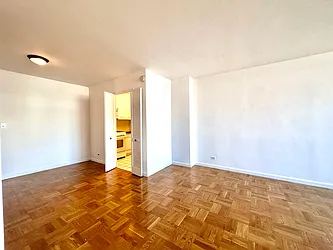 Rented by Addison Property Group