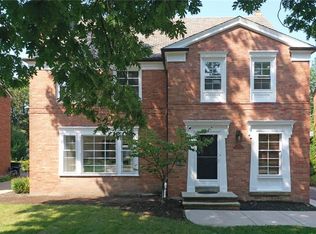 2464 Dysart Rd, University Heights, OH 44118