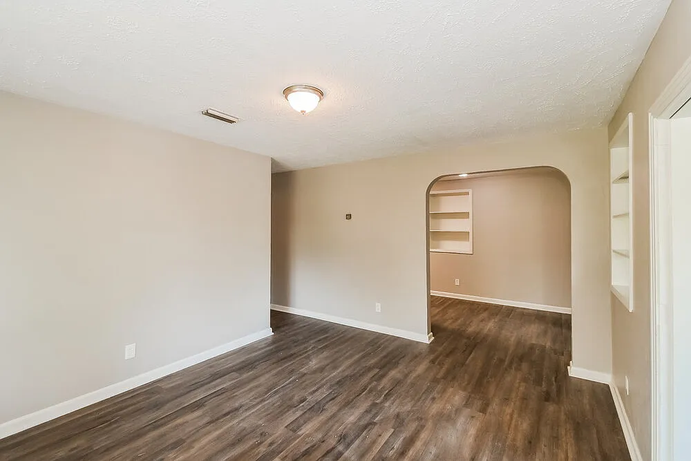 4 bed, 2.0 bath, 1683 sqft, $2,150 — Photo 3