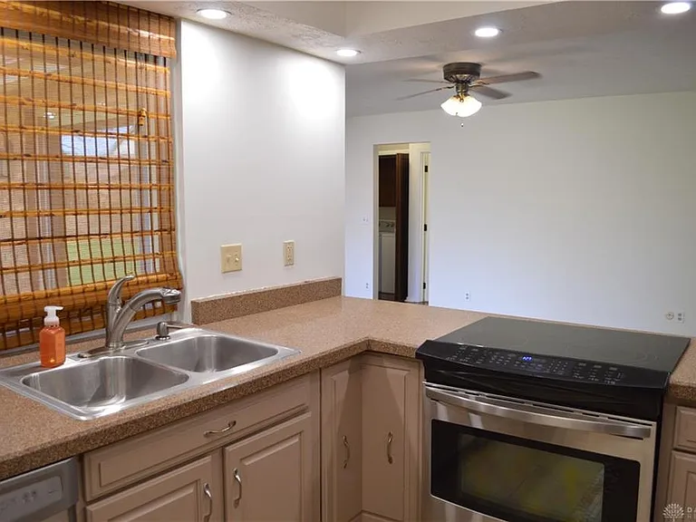 1280 Kentshire Dr — Photo 22
