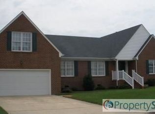 204 Saint Andrews Dr, Suffolk, VA 23435