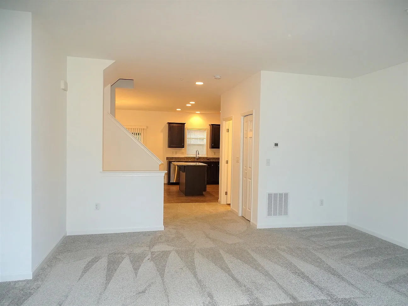 3 bed, 2.5 bath, $2,050 — Photo 4