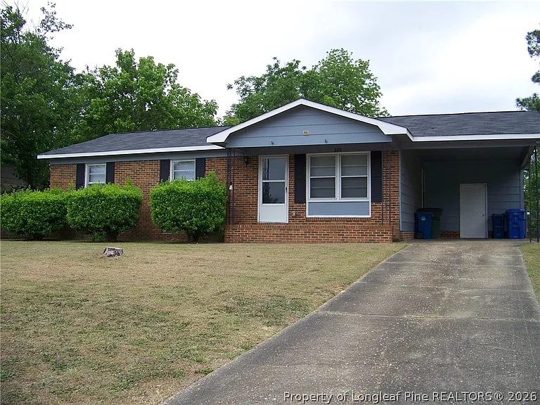 320 Bandera Dr — Photo 1