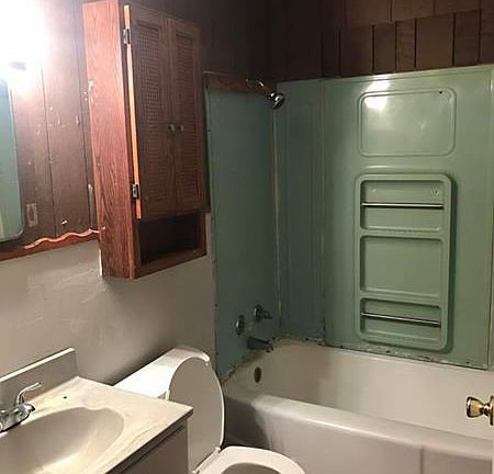 5th image of 103 Courtney St