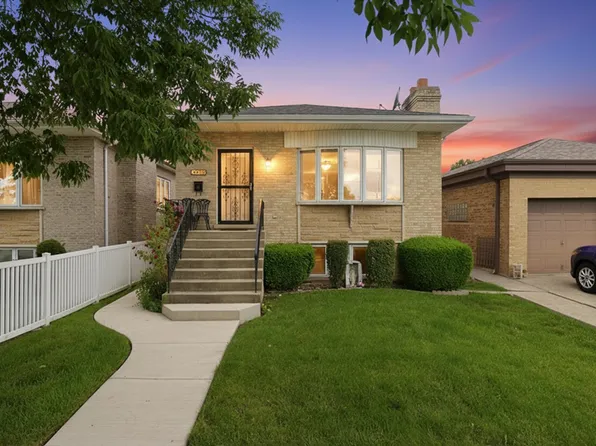 4818 N Sayre Ave, Chicago, IL 60656