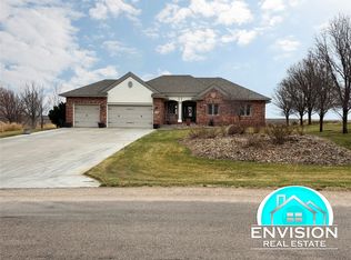 1508 Grandview Dr E, Garden City, KS 67846