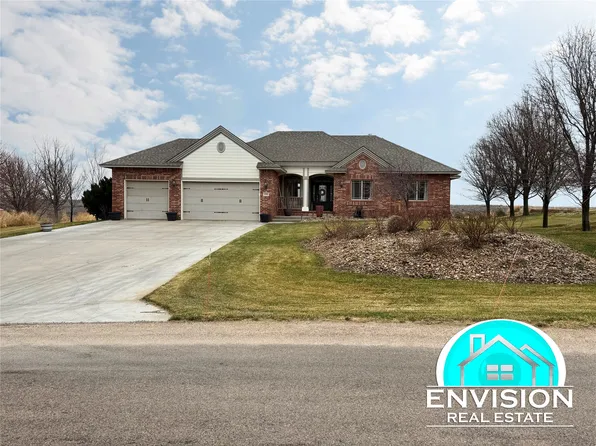 1508 Grandview Dr E, Garden City, KS 67846