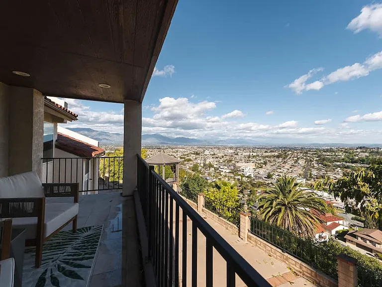 Crest Vista Dr — Photo 7