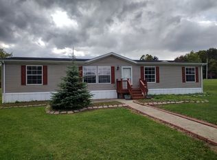 1012 S Park Cir, Brookfield, OH 44403