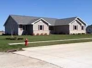 1034 Sarah Miles Ln, Manitowoc, WI 54220