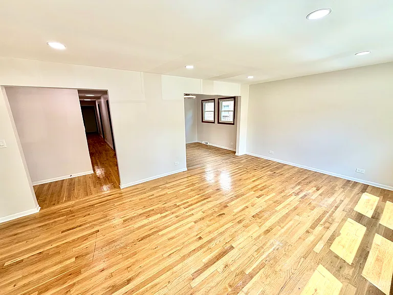 167 E Van Buren St #1 — Photo 3