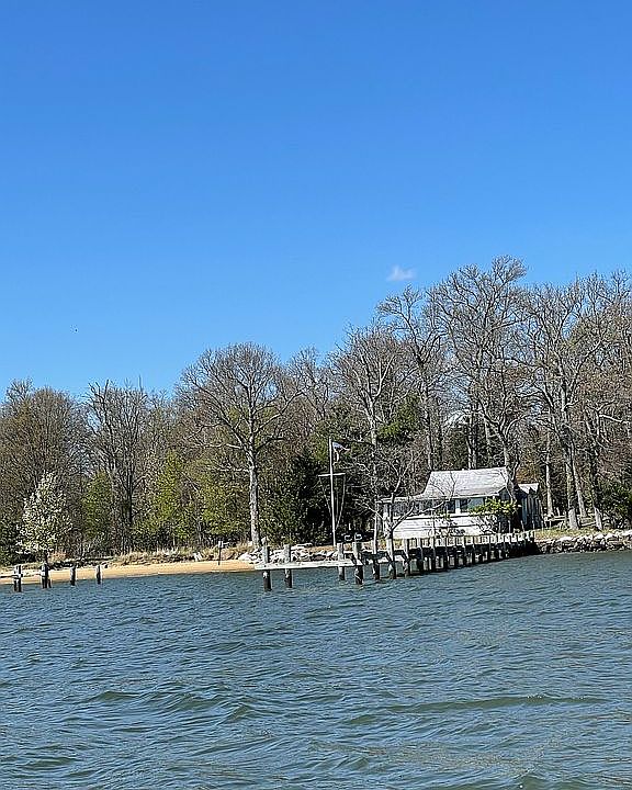 2nd image of 7131 Bembe Beach Rd