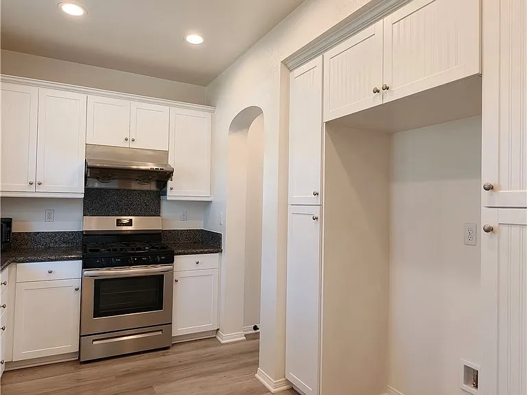 15765 Lindbergh Ave — Photo 27