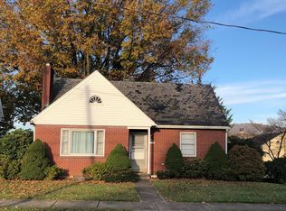 1420 1st Ave, Hellertown, PA 18055